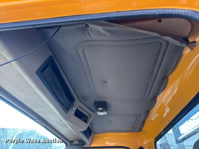 image for item DW6624 2002 International 4900 dump flatbed truck