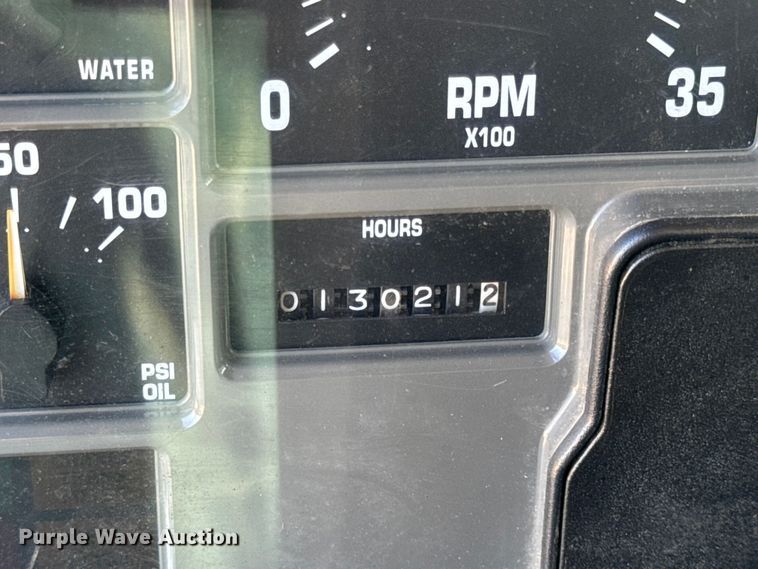 image for item DW6624 2002 International 4900 dump flatbed truck