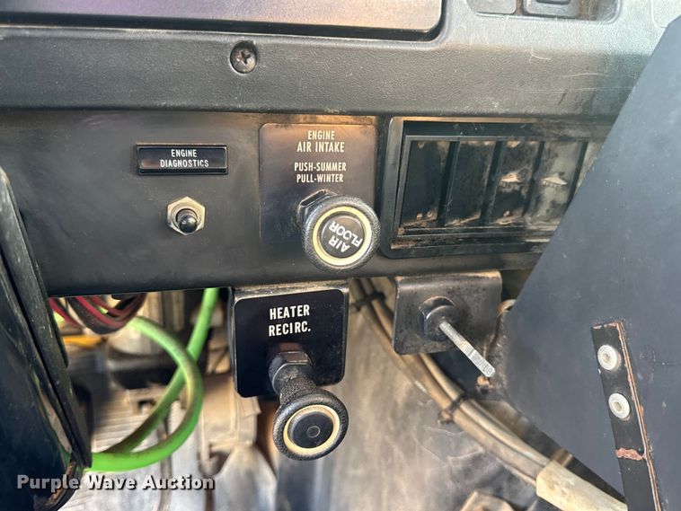 image for item DW6624 2002 International 4900 dump flatbed truck