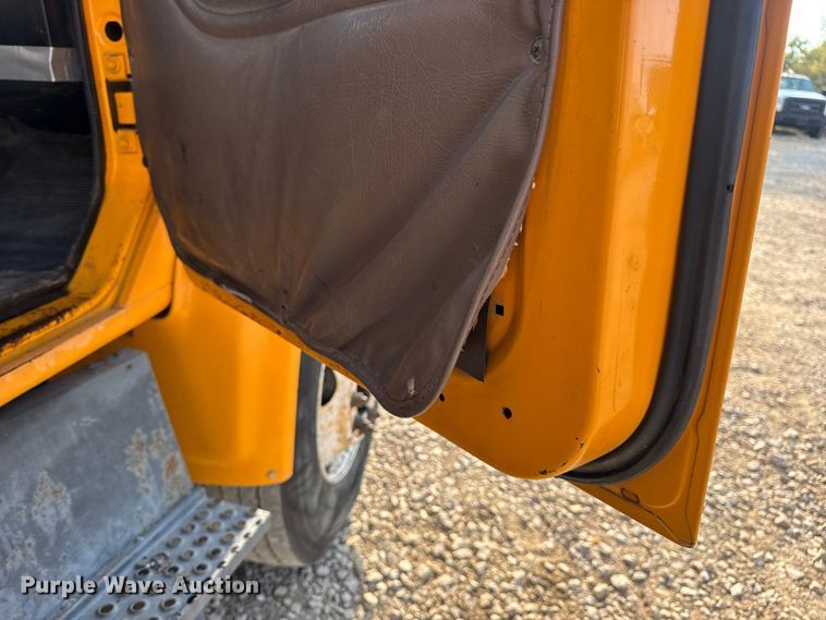 image for item DW6624 2002 International 4900 dump flatbed truck