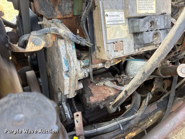 image for item DW6624 2002 International 4900 dump flatbed truck