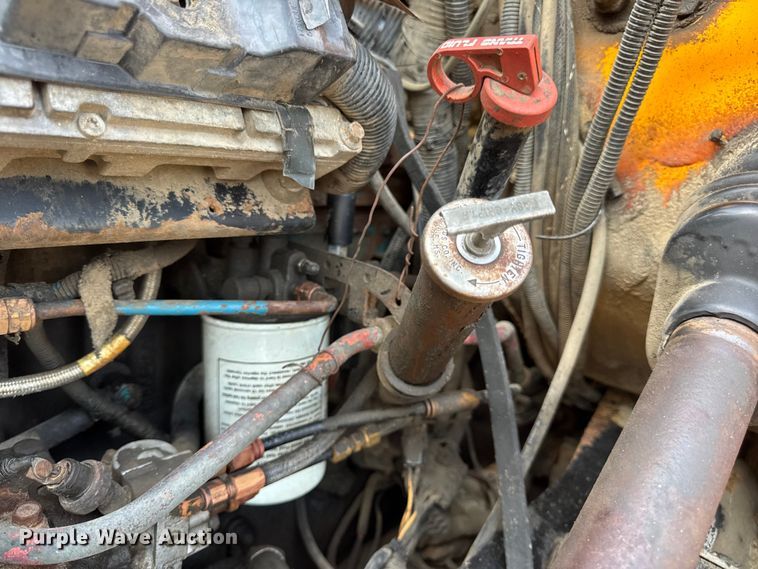 image for item DW6624 2002 International 4900 dump flatbed truck