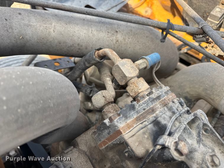 image for item DW6624 2002 International 4900 dump flatbed truck