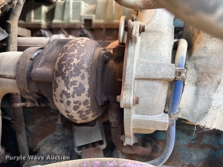 image for item DW6624 2002 International 4900 dump flatbed truck