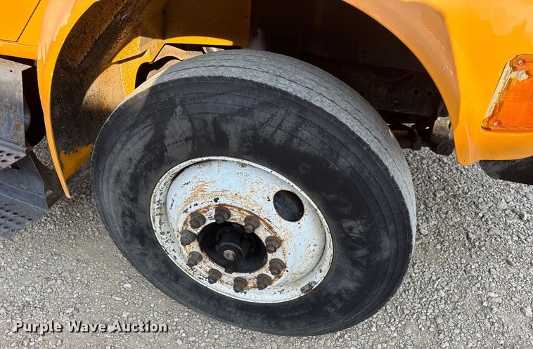 image for item DW6624 2002 International 4900 dump flatbed truck