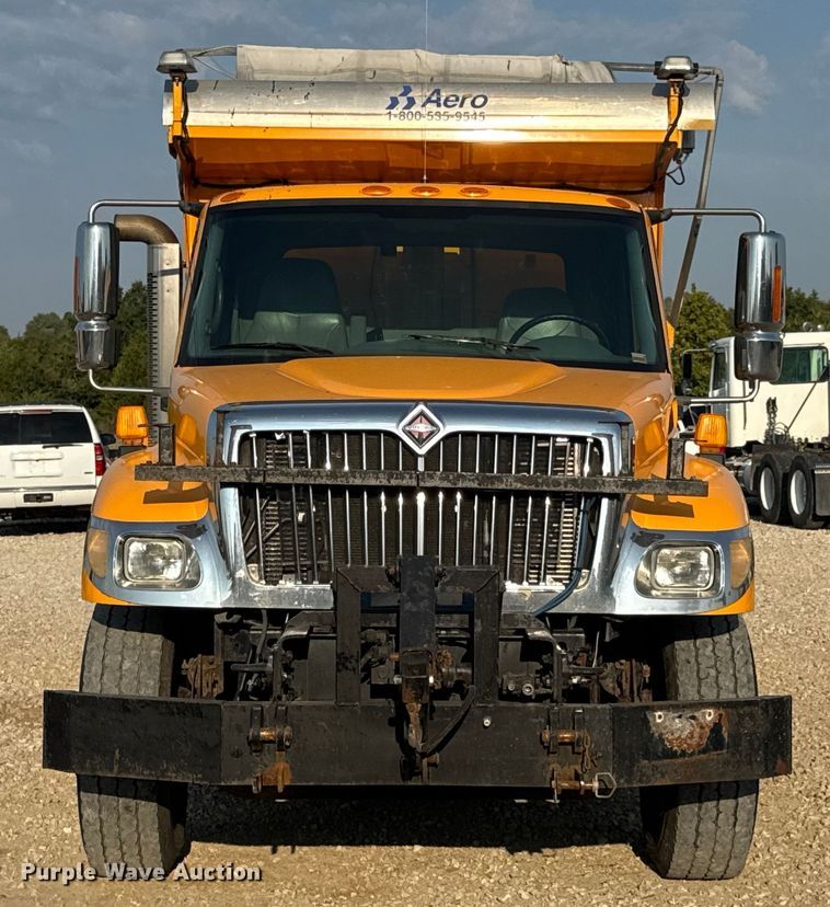 image for item DW6625 2005 International 7400 dump truck