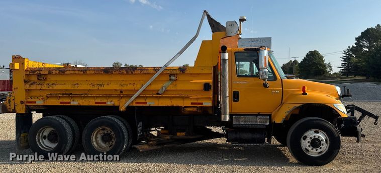 image for item DW6625 2005 International 7400 dump truck
