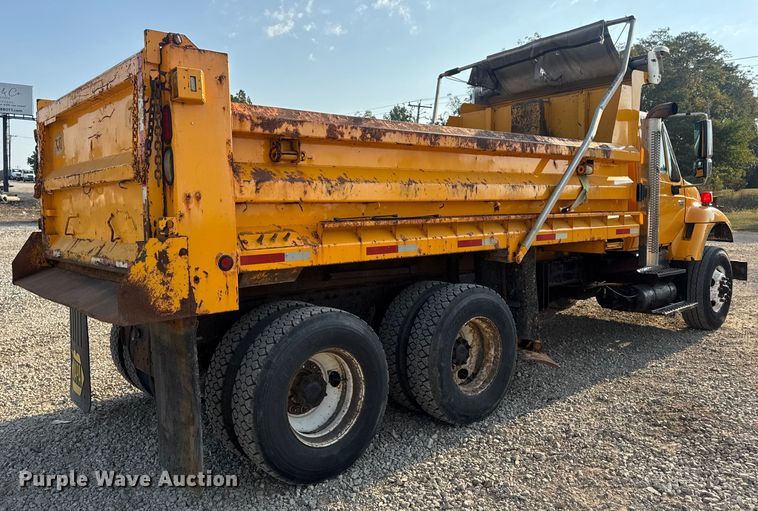 image for item DW6625 2005 International 7400 dump truck