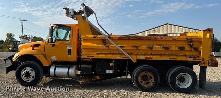 image for item DW6625 2005 International 7400 dump truck
