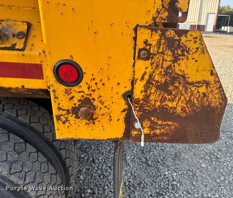 image for item DW6625 2005 International 7400 dump truck