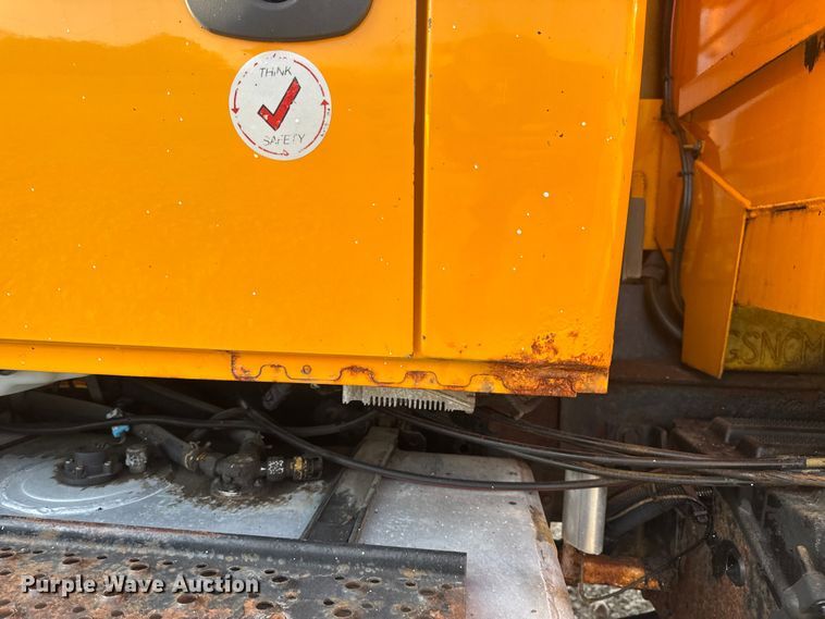 image for item DW6625 2005 International 7400 dump truck