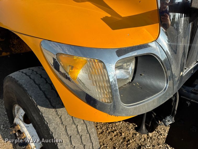 image for item DW6625 2005 International 7400 dump truck