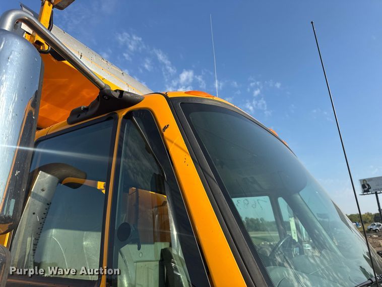 image for item DW6625 2005 International 7400 dump truck