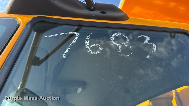 image for item DW6625 2005 International 7400 dump truck