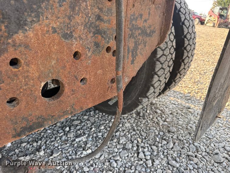 image for item DW6625 2005 International 7400 dump truck