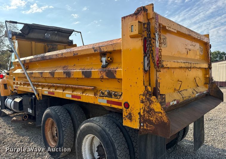 image for item DW6625 2005 International 7400 dump truck