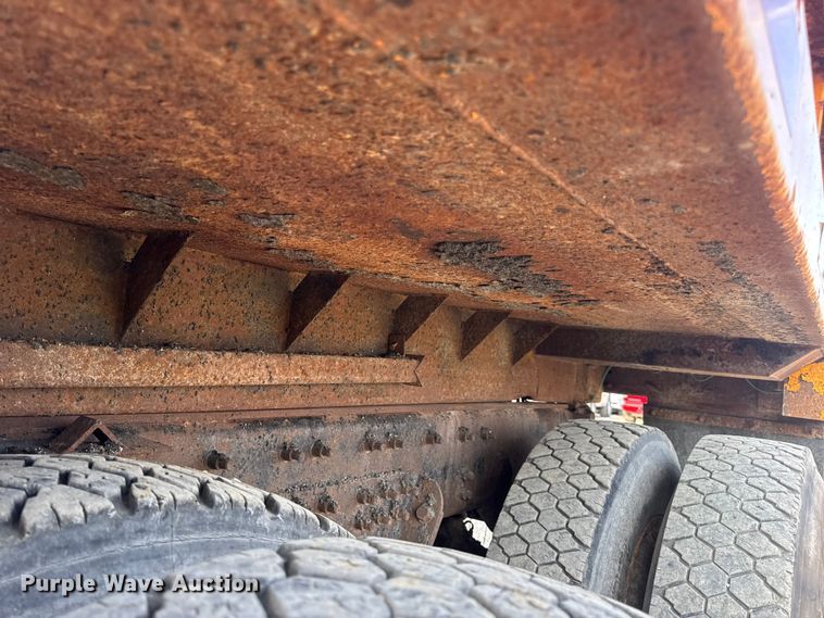 image for item DW6625 2005 International 7400 dump truck