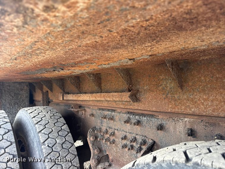 image for item DW6625 2005 International 7400 dump truck