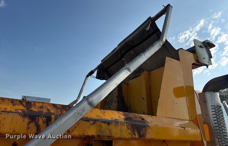 image for item DW6625 2005 International 7400 dump truck