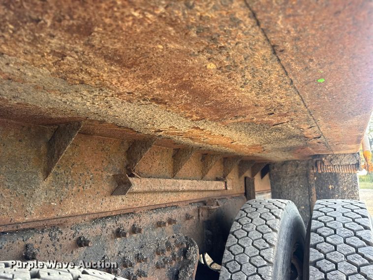 image for item DW6625 2005 International 7400 dump truck