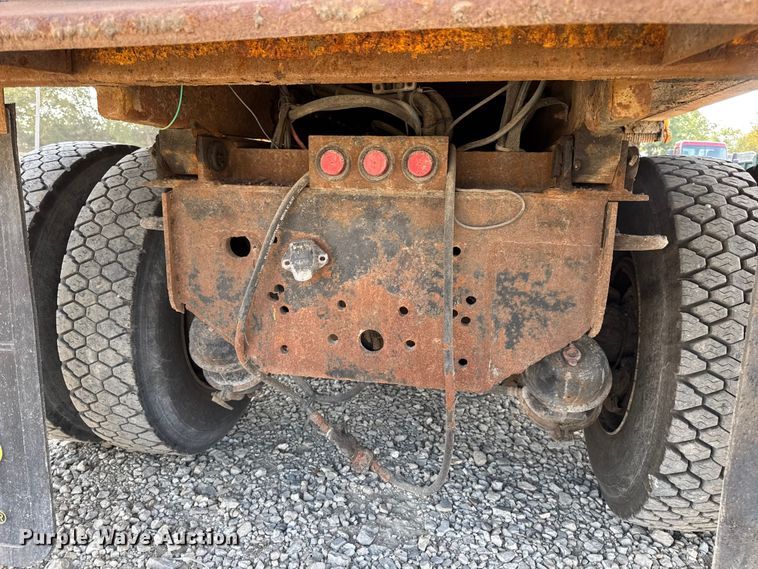 image for item DW6625 2005 International 7400 dump truck