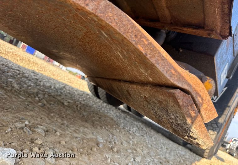 image for item DW6625 2005 International 7400 dump truck