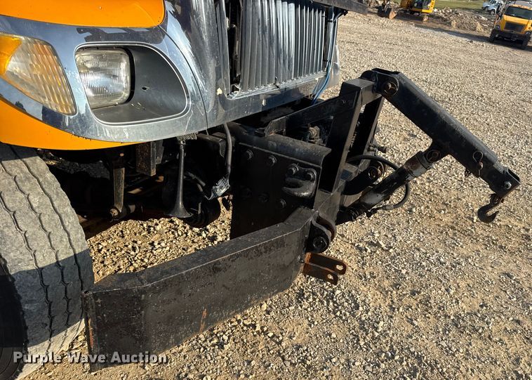 image for item DW6625 2005 International 7400 dump truck