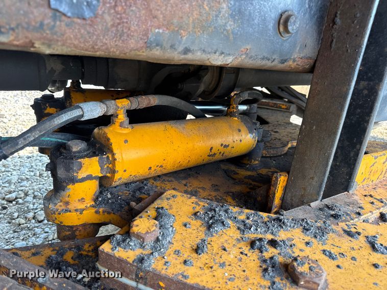 image for item DW6625 2005 International 7400 dump truck