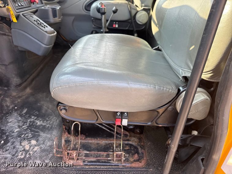 image for item DW6625 2005 International 7400 dump truck