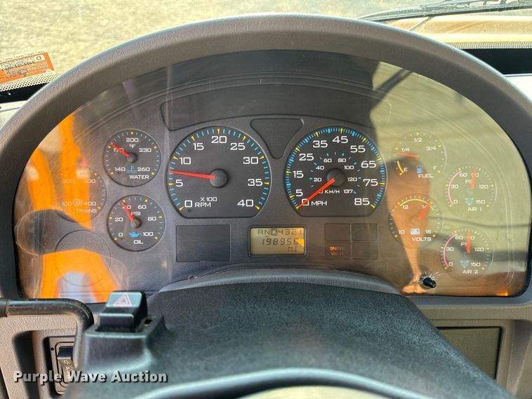 image for item DW6625 2005 International 7400 dump truck