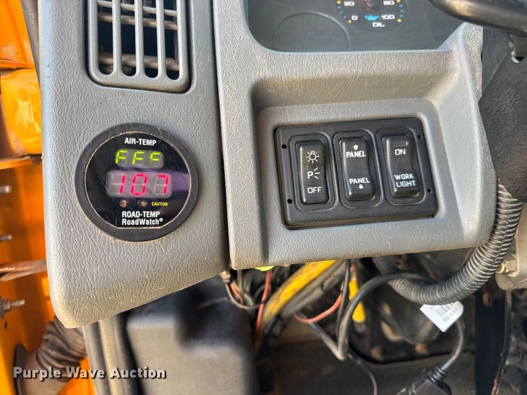 image for item DW6625 2005 International 7400 dump truck