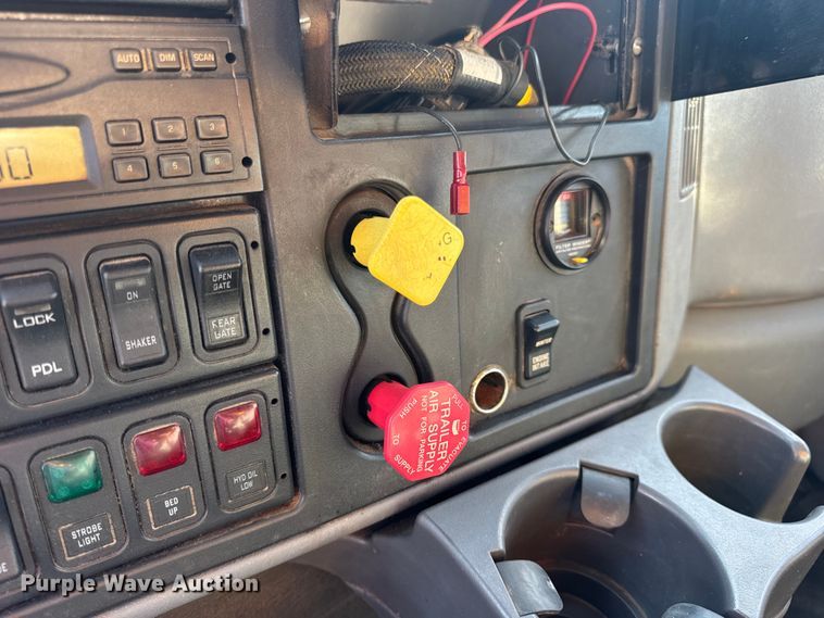 image for item DW6625 2005 International 7400 dump truck