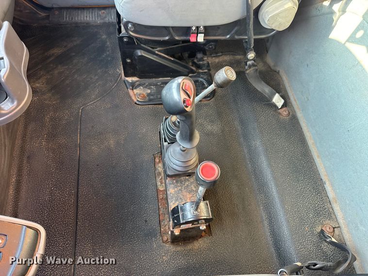 image for item DW6625 2005 International 7400 dump truck