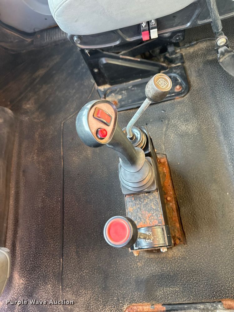 image for item DW6625 2005 International 7400 dump truck