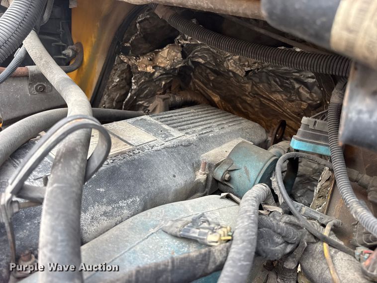 image for item DW6625 2005 International 7400 dump truck