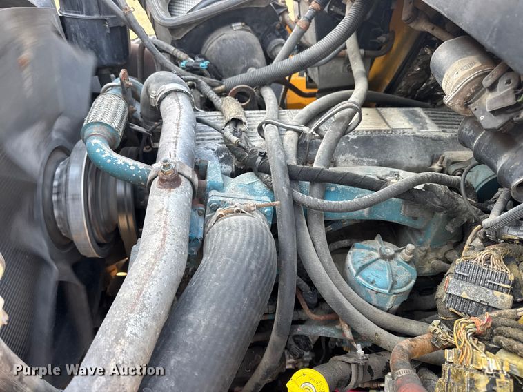 image for item DW6625 2005 International 7400 dump truck