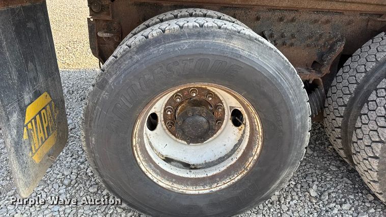 image for item DW6625 2005 International 7400 dump truck