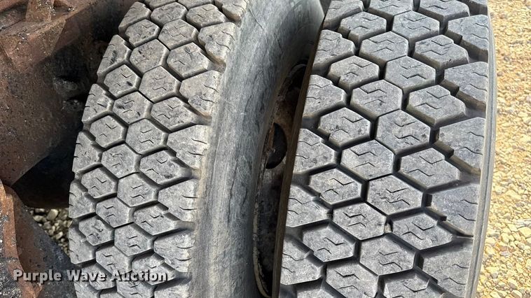 image for item DW6625 2005 International 7400 dump truck