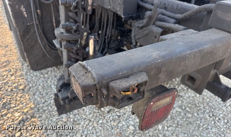 image for item DW6626 2004 Chevrolet C7500 oil distributor truck