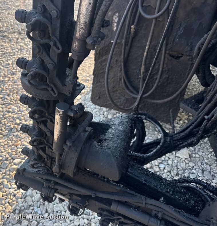 image for item DW6626 2004 Chevrolet C7500 oil distributor truck