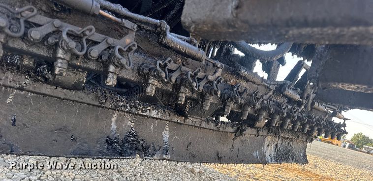 image for item DW6626 2004 Chevrolet C7500 oil distributor truck