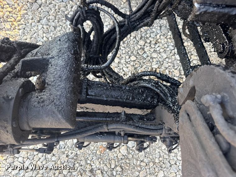 image for item DW6626 2004 Chevrolet C7500 oil distributor truck