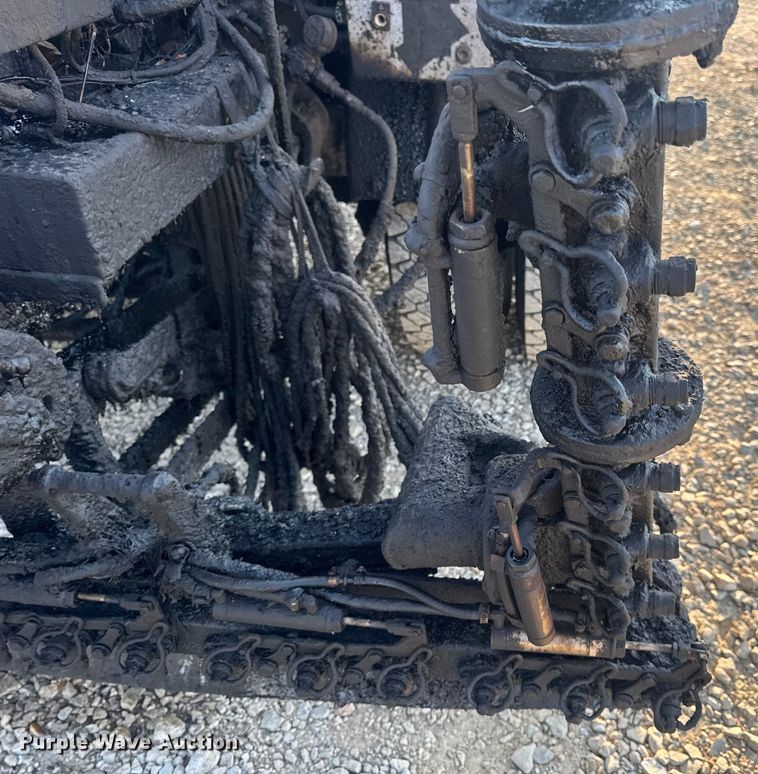 image for item DW6626 2004 Chevrolet C7500 oil distributor truck