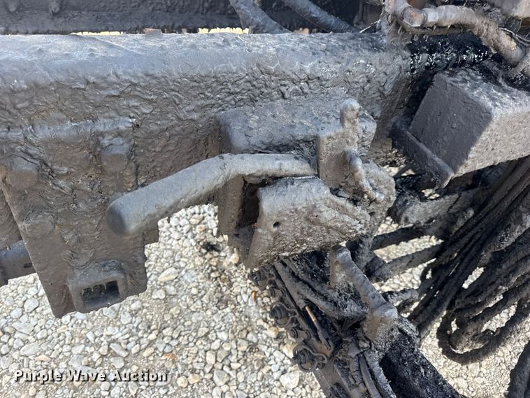 image for item DW6626 2004 Chevrolet C7500 oil distributor truck