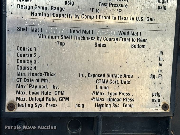 image for item DW6626 2004 Chevrolet C7500 oil distributor truck