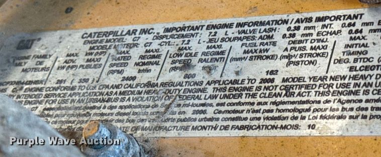 image for item DW6626 2004 Chevrolet C7500 oil distributor truck