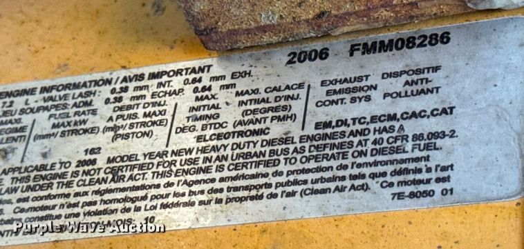 image for item DW6626 2004 Chevrolet C7500 oil distributor truck