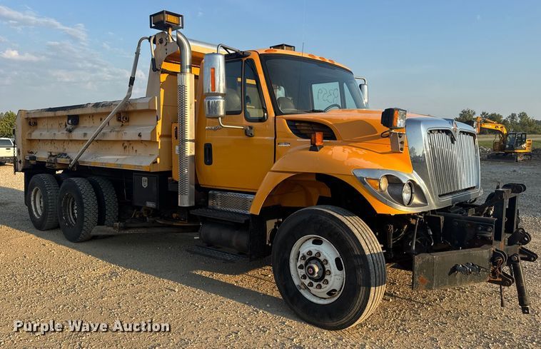 image for item DW6628 2010 International 7500 WorkStar dump truck