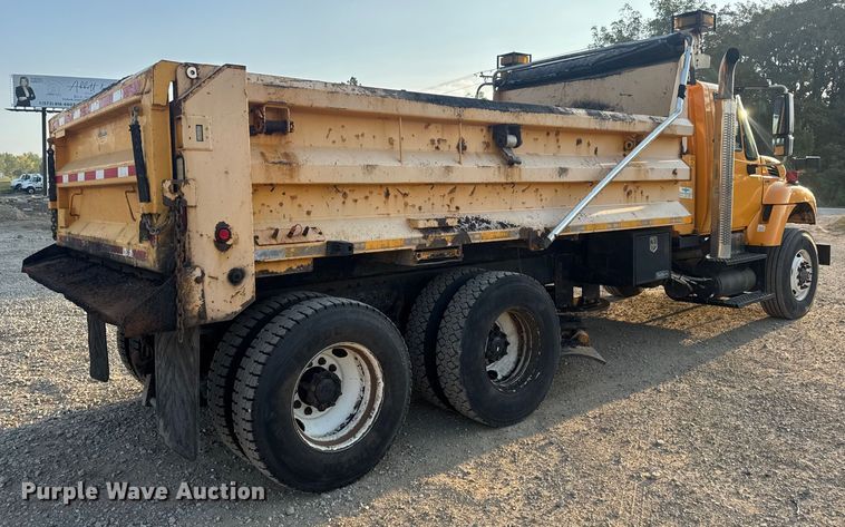 image for item DW6628 2010 International 7500 WorkStar dump truck
