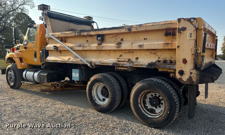 image for item DW6628 2010 International 7500 WorkStar dump truck